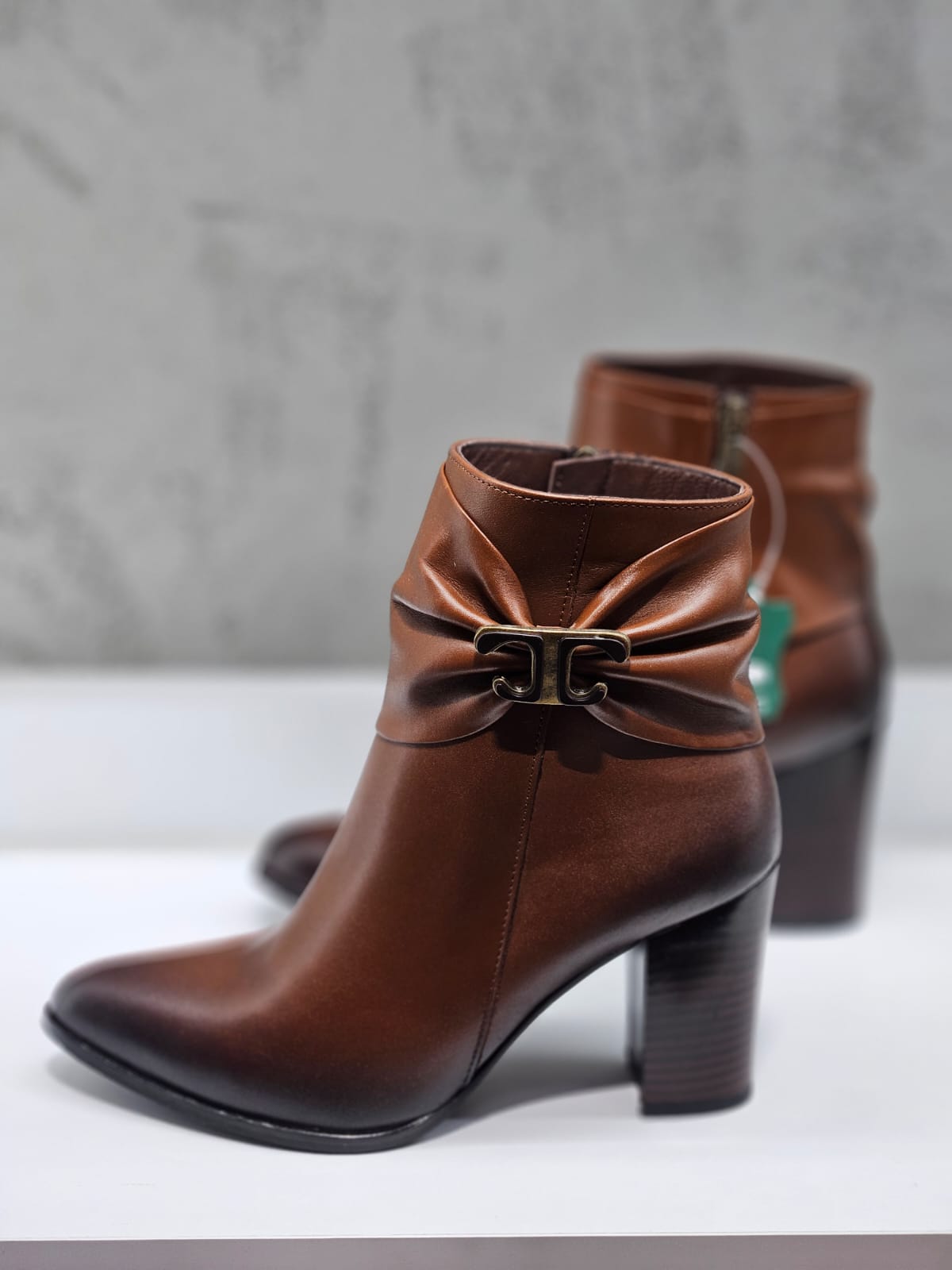 Venüs Kadın Hakiki Deri Topuklu Bot 2355809K