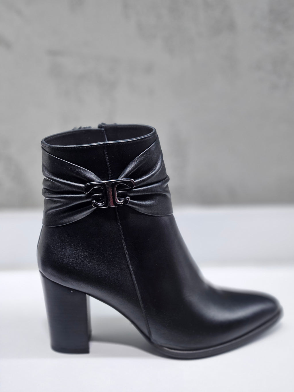 Venüs Kadın Hakiki Deri Topuklu Bot 2355809K