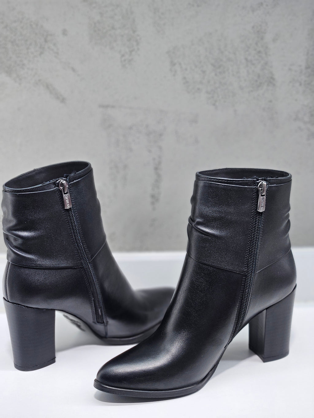 Venüs Kadın Hakiki Deri Topuklu Bot 2355809K