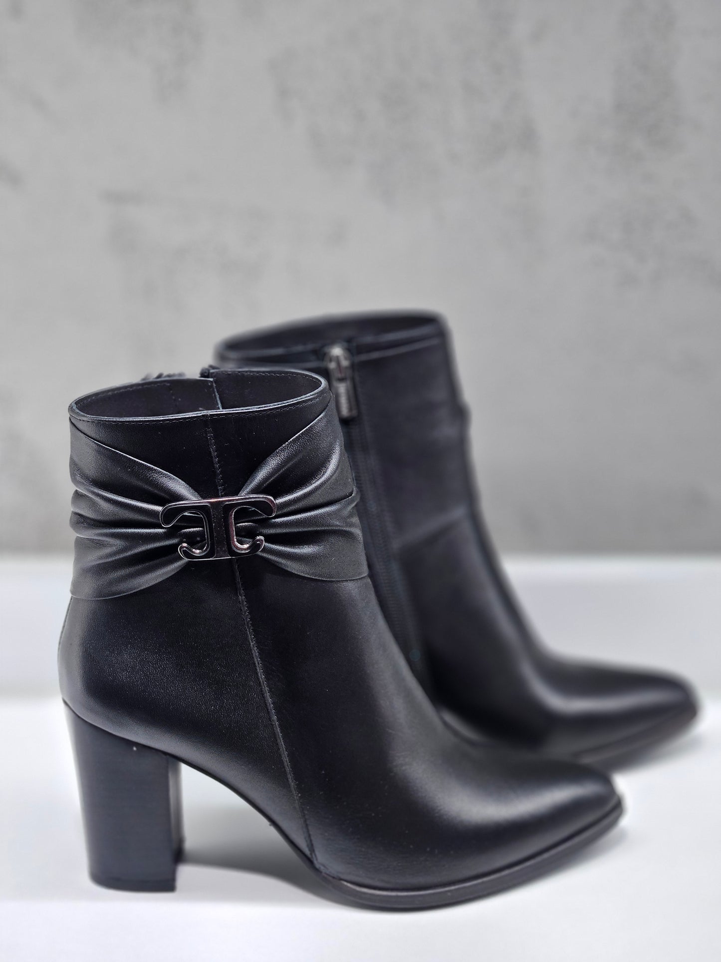 Venüs Kadın Hakiki Deri Topuklu Bot 2355809K